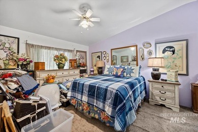 Welcome home to this spacious and well-maintained 3-bedroom - photo 18