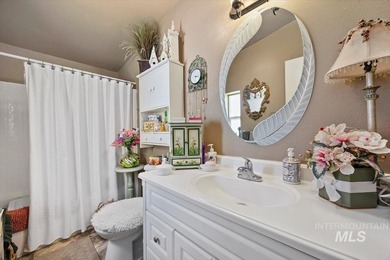 Welcome home to this spacious and well-maintained 3-bedroom - photo 19