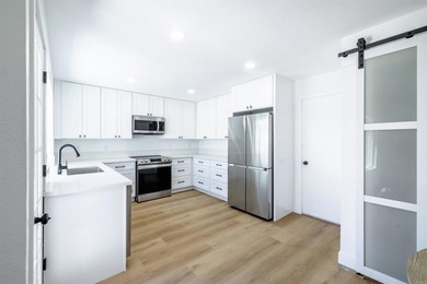 Move right into this beautifully maintained 2-bedroom - photo 1
