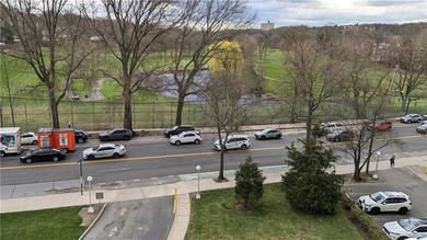 Welcome to this beautifully newly renovated and spacious ~1,000 - photo 11