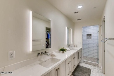PRICED TO SELL!! This stunning 2,463 sqft contemporary townhouse - photo 14