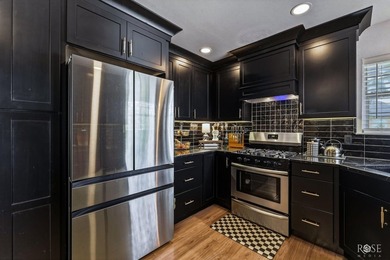 Welcome to this beautifully maintained 4-bedroom, 2.5-bath home - photo 18