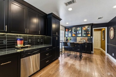 Welcome to this beautifully maintained 4-bedroom, 2.5-bath home - photo 19
