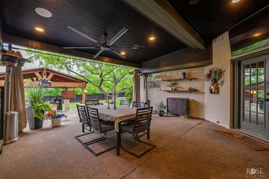Welcome to this beautifully maintained 4-bedroom, 2.5-bath home - photo 34