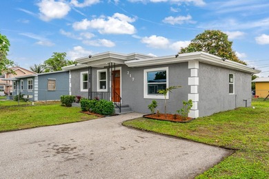 Move-in ready! This beautifully renovated home offers 3 bedrooms - photo 1