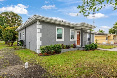 Move-in ready! This beautifully renovated home offers 3 bedrooms - photo 3