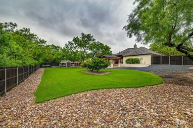 Welcome to this beautifully maintained 4-bedroom, 2.5-bath home - photo 43