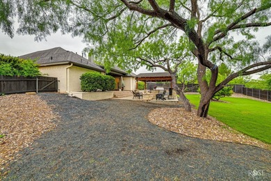 Welcome to this beautifully maintained 4-bedroom, 2.5-bath home - photo 46