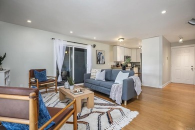 Beautifully upgraded 2 bed/2.5 bath townhome just one block from - photo 8