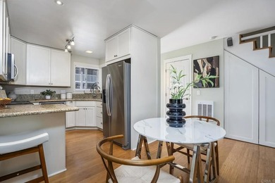 Beautifully upgraded 2 bed/2.5 bath townhome just one block from - photo 10