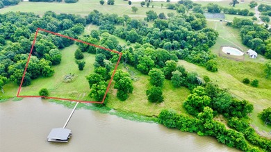Some lakefront properties give you a view. Others offer a - photo 3