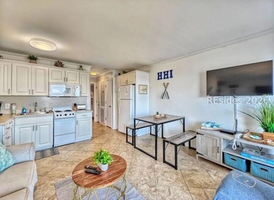 Oceanfront first floor! Great location to the beach and pool - photo 4
