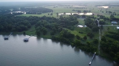 Some lakefront properties give you a view. Others offer a - photo 9