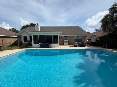 Welcome to your dream home in the heart of Destin, where comfort - photo 1