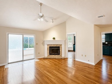 Welcome to your dream home in the heart of Destin, where comfort - photo 4
