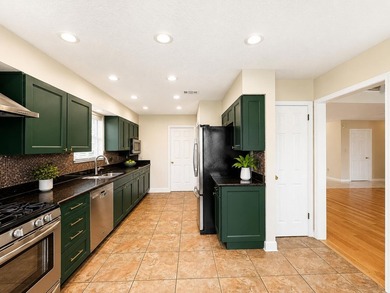 Welcome to your dream home in the heart of Destin, where comfort - photo 7