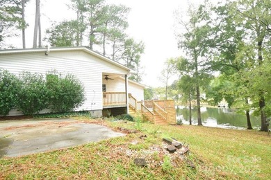 Welcome to this beautifully remodeled two-bedroom, two-bath - photo 2