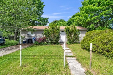 Handyman special and investor opportunity in the heart of - photo 2