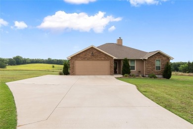 Meticulously maintained home on 13.95 acres with 2.5 acre spring - Lake Home For Sale in Mabank, Texas