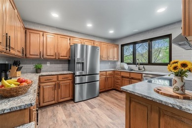 This one has the space you've been looking for-two living areas - photo 3