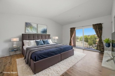 Newer three level Townhome, one block to the fabulous La Costa - photo 1