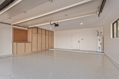 E X Q U I S I T E Golf Course Residence. Inside, you'll find a