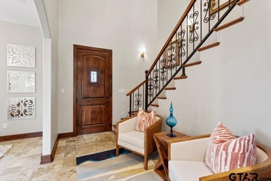 This is the home you've been waiting for. Located in the - photo 5