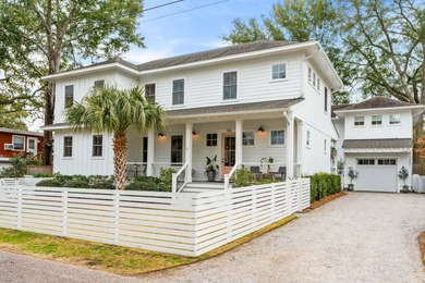 3,000 SF + 1,000 SF ADU!! Nestled in the heart of Old Mount - photo 1