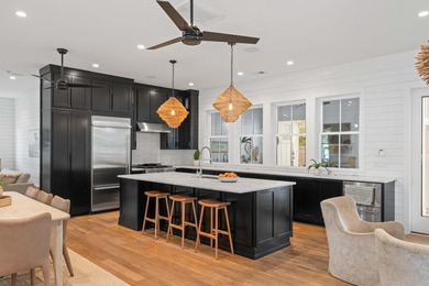 3,000 SF + 1,000 SF ADU!! Nestled in the heart of Old Mount - photo 2