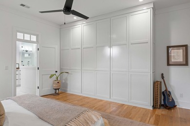 3,000 SF + 1,000 SF ADU!! Nestled in the heart of Old Mount - photo 9