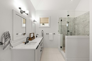 3,000 SF + 1,000 SF ADU!! Nestled in the heart of Old Mount - photo 10