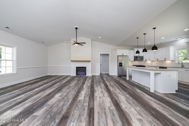 Move-in ready and waiting for its very first owners, this - photo 11