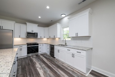 Move-in ready and waiting for its very first owners, this - photo 18