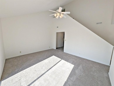 This 2br/2ba condo is move in ready. The owner just had all of - photo 4
