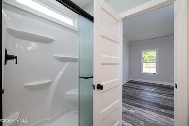Move-in ready and waiting for its very first owners, this - photo 26
