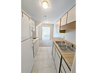 This 2br/2ba condo is move in ready. The owner just had all of - photo 9