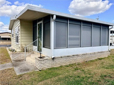 Beautifully updated 2-bedroom, 2-bath manufactured home in the - photo 5