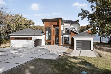 Stunning Luxury Lakefront Living in Cedar Creek Edge Water - photo 2
