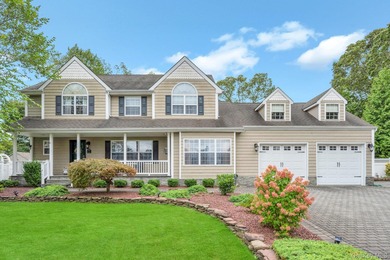 (private lake, pond, coastal) Home For Sale in Centereach New York