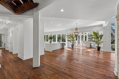 Designed to blend contemporary architecture with classic - photo 4