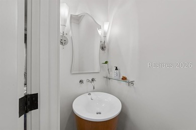 Designed to blend contemporary architecture with classic - photo 9