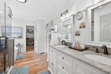 Move-in ready home with beautiful Lake Hartwell view and major - photo 21