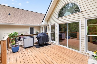 Move-in ready home with beautiful Lake Hartwell view and major - photo 27