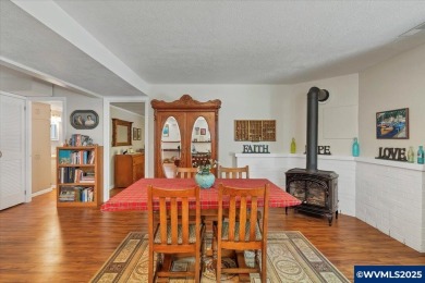 One of the most beautiful homes in Salemtowne! Fully updated