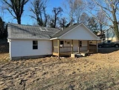 Lake Home For Sale in Soddy Daisy, Tennessee