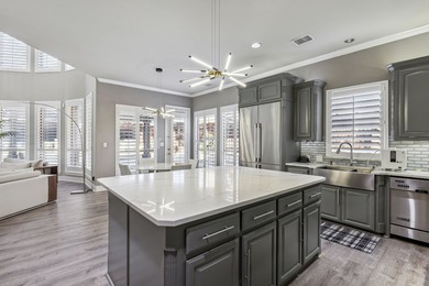 This exceptional estate in Castle Hills Golf and Country Club is - photo 5