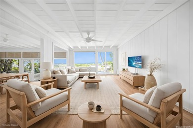 Set directly on the sand at world-famous Sunset Beach, this - photo 9