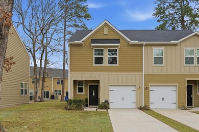 TRULY TURN-KEY! This 2023 end-unit townhome by Ashton Woods is - photo 4