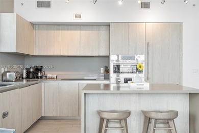 Super Popular Money Maker 3Br/2.5Ba Corner  Residence with Ocean - photo 14