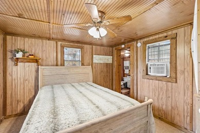 Delightful cabin style cottage on 6.60 surveyed beautiful - photo 14
